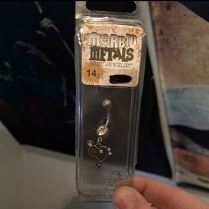 14g Musical Note Heart Stomach Piercing